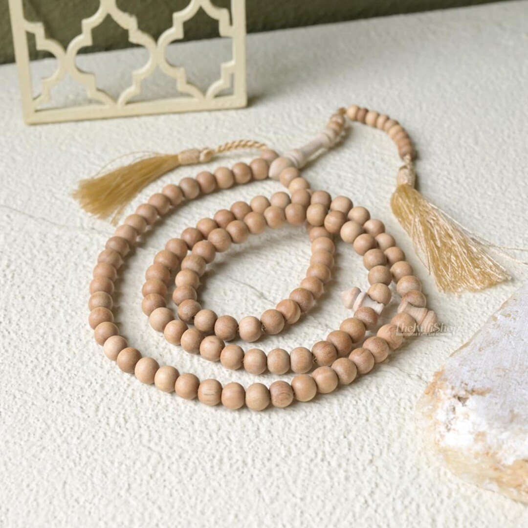 7ca2869437f9ef19e92d5c906a69dd2613adc981.jpg Luxury Sandalwood Rosary - الصورة 1